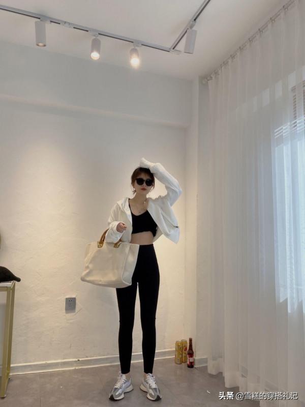 打底褲早就不受寵了！今年冬天流行穿&OpenCurlyDoubleQuote;體操褲&rdquo;，時髦遮肉又顯瘦