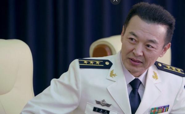 不只是裝飾,還能看出很多資訊?解放軍軍服左胸為何會佩戴條碼? 不只是裝飾,還能看出很多資訊?解放軍軍服左胸為何會佩戴條碼?