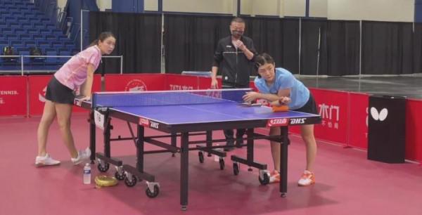 休斯敦國乒訓練忙，孫穎莎陳幸同配合放高球，日本伊藤美誠練擺短