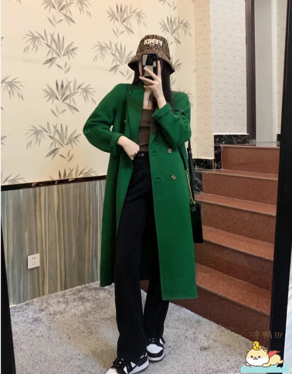 怎麼穿才“顯白”？別穿黑色了，試試這6套綠色穿搭，顯白又洋氣