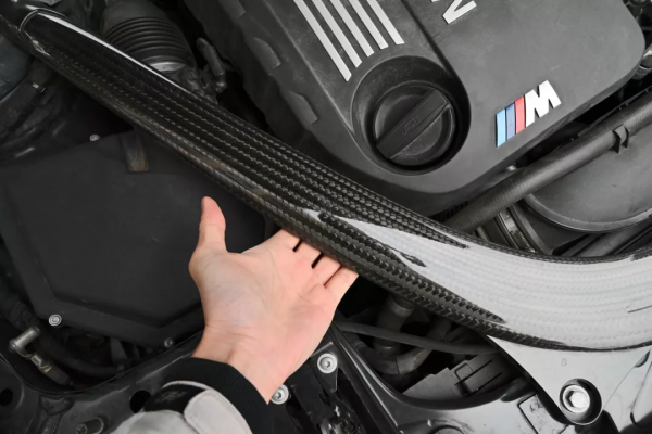 純正寶馬駕控,短小車身,前置後驅,4.2秒破百——二手 寶馬M2 純正寶馬駕控,短小車身,前置後驅,4.2秒破百——二手 寶馬M2