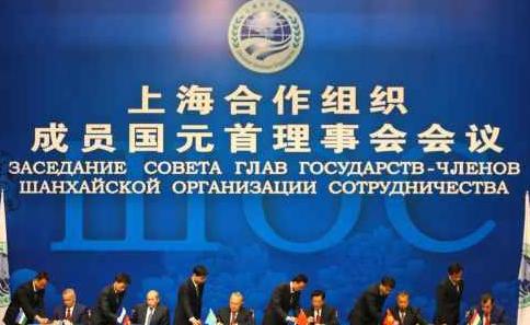 美英澳搞同盟，上合擴員伊朗，這場比賽誰怕誰