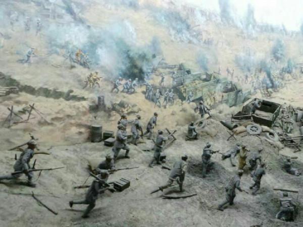 毛主席打了個極秘密的電報給劉鄧，稱陝北甚為困難，劉鄧隨即領會