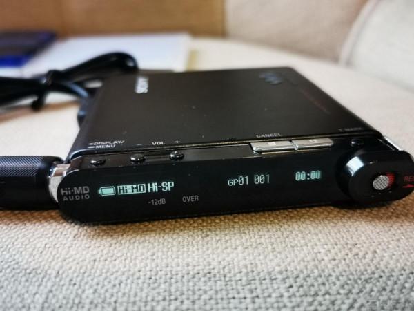 蘋果的競對，最後都活成了iPod Touch的樣