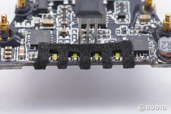 支援無線充電,綜合續航32小時,TOZO NC7真無線降噪耳機拆解 支援無線充電,綜合續航32小時,TOZO NC7真無線降噪耳機拆解