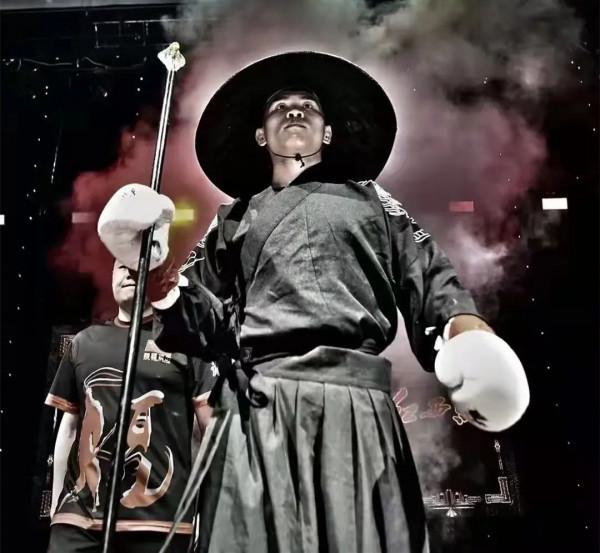 日本K-1王者挑戰武林風“西毒”歐陽鋒，中日70KG頂級力量碰撞