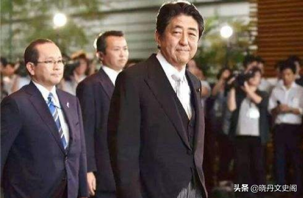 安倍貼身女保鏢：殺人0.2秒，赤手擊敗10名壯漢，護兩任首相周全