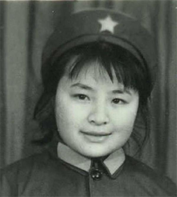 對越反擊戰中,我軍犧牲的第1位女兵,終年24歲,臨死前仍在救人 對越反擊戰中,我軍犧牲的第1位女兵,終年24歲,臨死前仍在救人