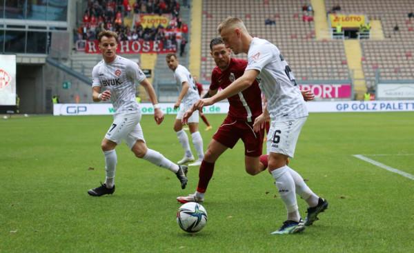 昔日的“德甲紅魔”,卻在5年內連降兩級,而今只能混德丙聯賽 昔日的“德甲紅魔”,卻在5年內連降兩級,而今只能混德丙聯賽