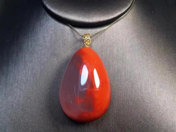 水滴吊墜 形狀飽滿 豔麗 特色 半山半水