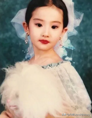 明星小時候舊照曝光！無PS，無濾鏡，我看到了真實的臉……