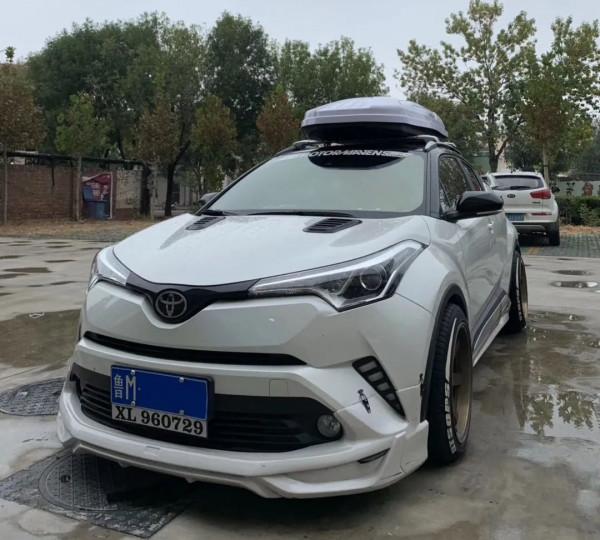 豐田奕澤趴低後化身陸地小坦克,車內竟然還開起了夜店? 豐田奕澤趴低後化身陸地小坦克,車內竟然還開起了夜店?