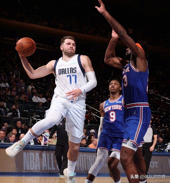 狂野西部！湖人慘遭逆轉，跌至第8，爵士20分大敗，火箭逆轉馬刺