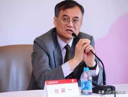 一張清華大學的偷拍照走紅，這才是真正的&OpenCurlyDoubleQuote;高貴&rdquo;，值得學生深思