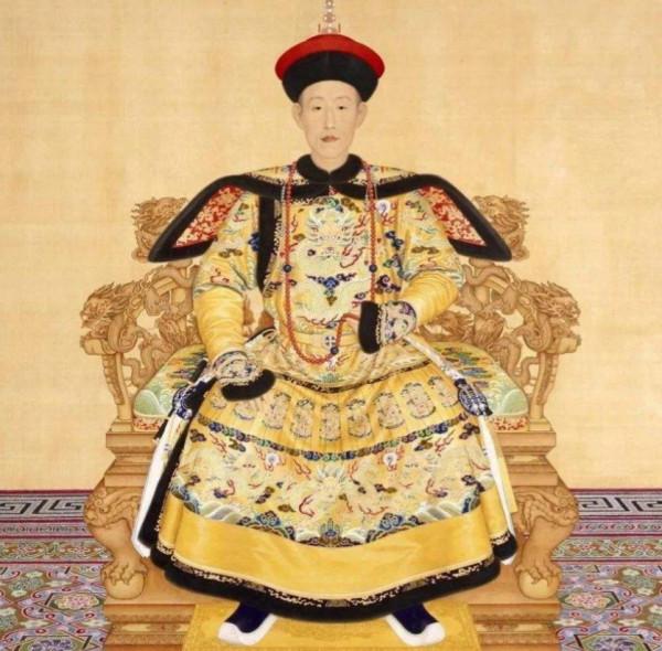 2008年，9萬買進的乾隆“裹屍布”被6500萬拍賣，2年後翻至1.3億