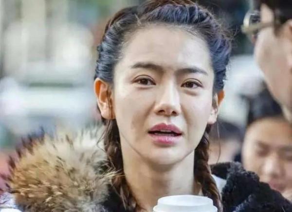 盤點12位女明星，田靜很清純，迪麗熱巴底子好，娜娜很驚訝