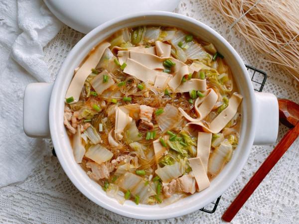 秋冬要多吃白菜，熱乎乎地燉一鍋，鮮香又暖胃，上桌連湯汁都不剩