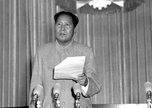 1949年毛主席請張治中來中南海,毛主席:給彭總做助手,委屈了吧 1949年毛主席請張治中來中南海,毛主席:給彭總做助手,委屈了吧