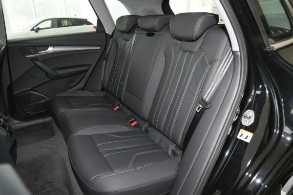 入門配2.0T發動機+適時四驅,軸距2907mm,全新奧迪Q5L39.68萬起 入門配2.0T發動機+適時四驅,軸距2907mm,全新奧迪Q5L39.68萬起