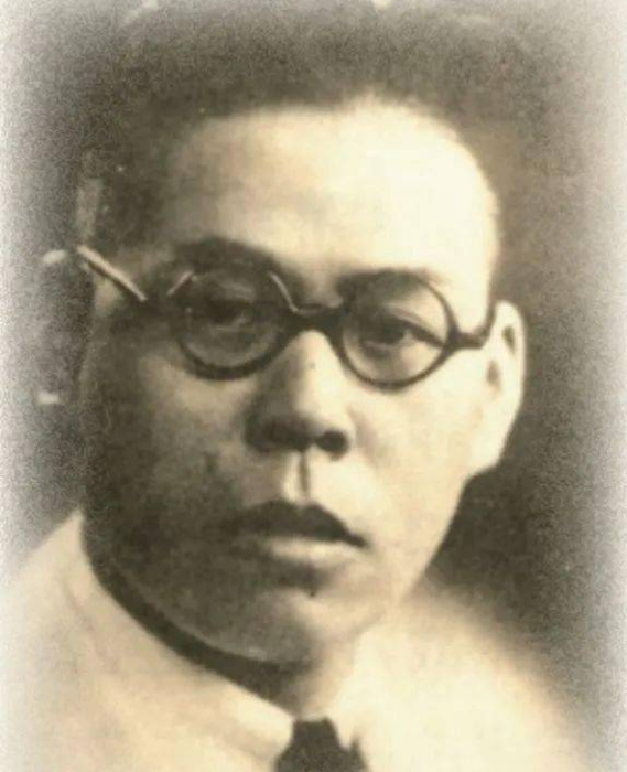 1958年，毛澤東與老友敘舊時問眾人“關公姓什麼”，結果無人答對