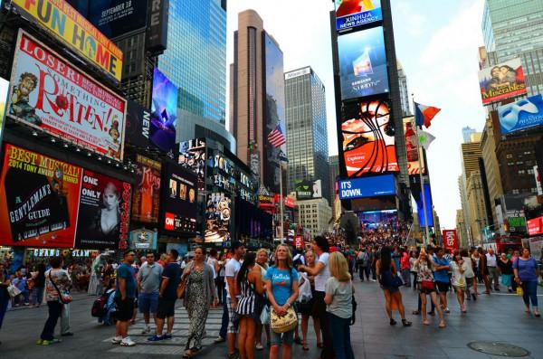 RK3399助力商顯產業｜高畫質細緻，靈敏迅捷