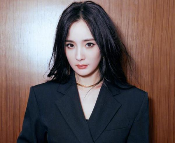 曾嘉：一個站在楊冪身後的“厲害角色”