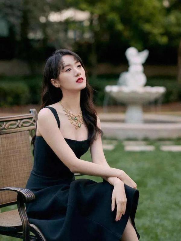 清純可愛：袁冰妍