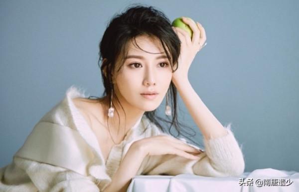 楊紫離開歡瑞“一姐”位置空缺,八位小花爭上位,矮子裡面拔高個 楊紫離開歡瑞“一姐”位置空缺,八位小花爭上位,矮子裡面拔高個