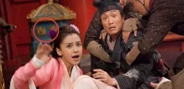 張飛穿皮鞋，楊穎“花容失色”，觀眾：我們連敷衍都不配了嗎？