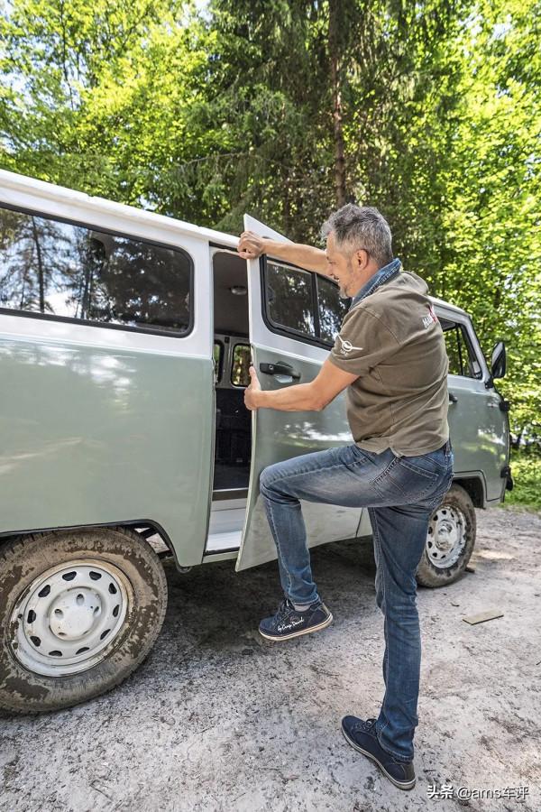 不朽傳奇：烏里楊諾夫斯克牌“小麵包”