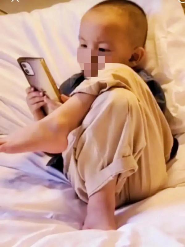 “錯換”事件流量滿滿,熱度不減,是否因忙碌疏忽孩子教育? “錯換”事件流量滿滿,熱度不減,是否因忙碌疏忽孩子教育?