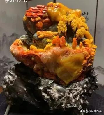 欣賞觀看這美麗的石頭，每一方都是那麼精美，這就是藝術