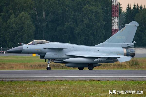 483架對216架,從落後到青出於藍,中俄四代半戰機對比 483架對216架,從落後到青出於藍,中俄四代半戰機對比