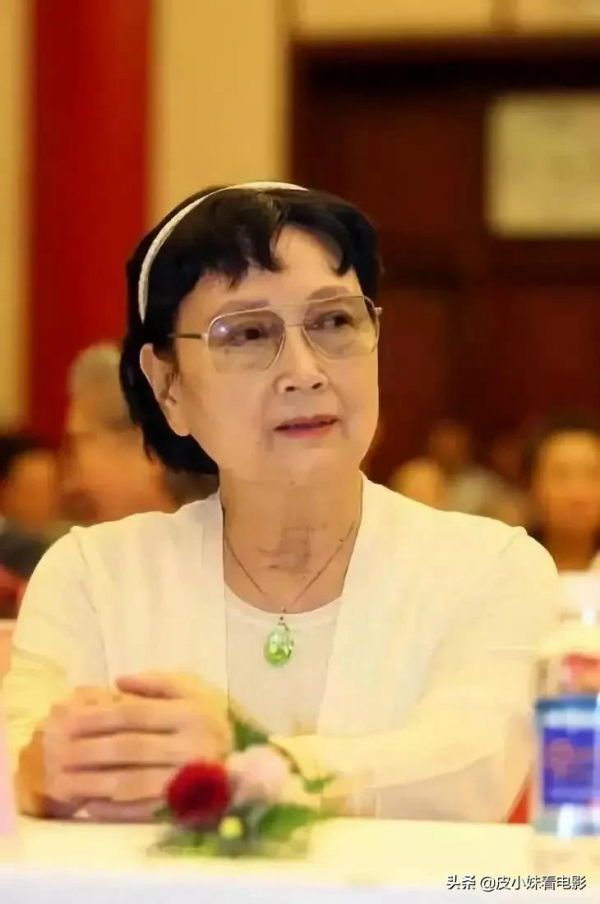 著名演員王曉棠：童年顛沛流離，中年痛失愛子，如今過得怎麼樣？