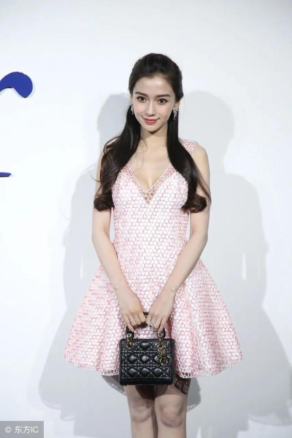 楊穎:膚白貌美,活潑可愛,多才多藝,誰不喜歡呢? 楊穎:膚白貌美,活潑可愛,多才多藝,誰不喜歡呢?