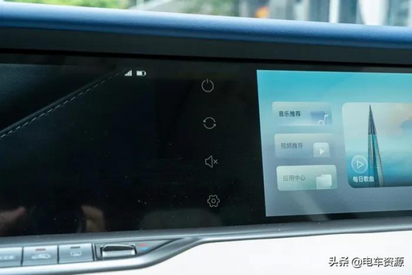 嵐圖FREE的首創一體升降三聯屏表現如何？