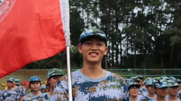 聽完教官唱歌,來看看廣東工業大學“軍花軍草”! 聽完教官唱歌,來看看廣東工業大學“軍花軍草”!