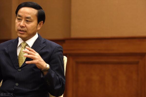 民族日化巨頭：從農民工到年賺200億，潮汕商人陳凱旋怎麼做到？