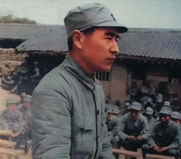 穿日本軍大衣騎白馬，杜堃手下誤將林彪當日軍打，毛主席如何表態