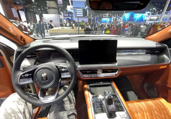 坦克500身材魁梧內心細膩，搭載3.0T V6發動機，你會為它買單嗎