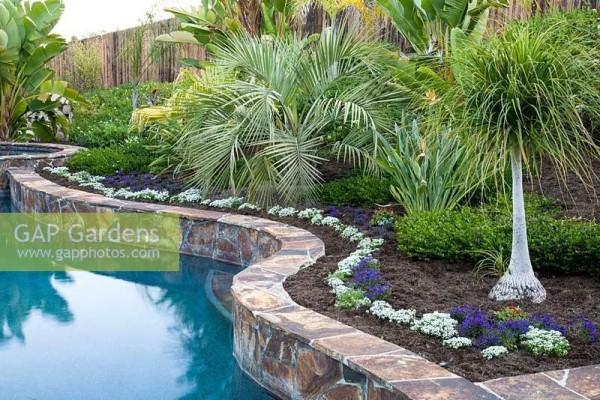 花園鑲邊，增加植物層次，豐富花園景觀