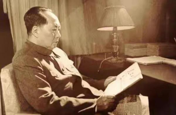 毛主席手稿《三打白骨精.和郭》曝光,字跡氣象萬千,不拘一格 毛主席手稿《三打白骨精.和郭》曝光,字跡氣象萬千,不拘一格