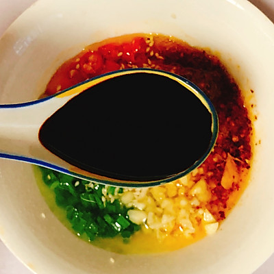 吃一次就愛上的麻醬肥牛拌麵，味道絕了