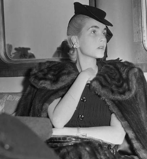 悲催的富婆:身家10億,離婚7次支付6次分手費,死後僅剩3500塊 悲催的富婆:身家10億,離婚7次支付6次分手費,死後僅剩3500塊