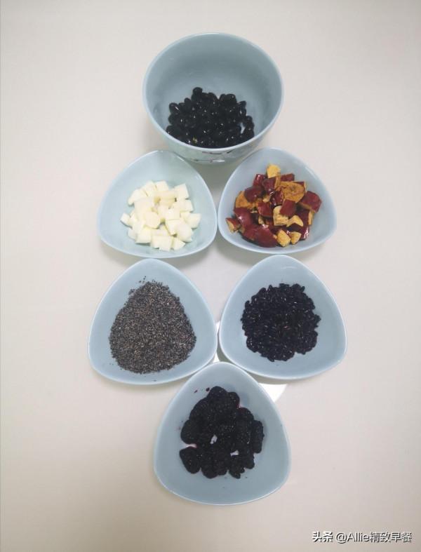 雞胸肉再出新美食，用自制麵包糠做無油版雞米花，外酥裡嫩，真香