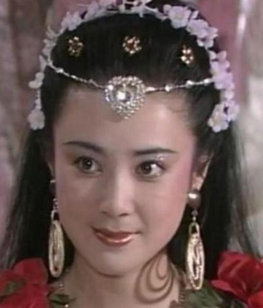 25歲火遍全國，28歲嫁老師，52歲跌落神壇，傅藝偉經歷了什麼？