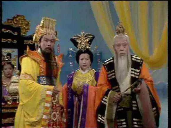 西遊記原著中，人參果的長生不老功效，比蟠桃強嗎？