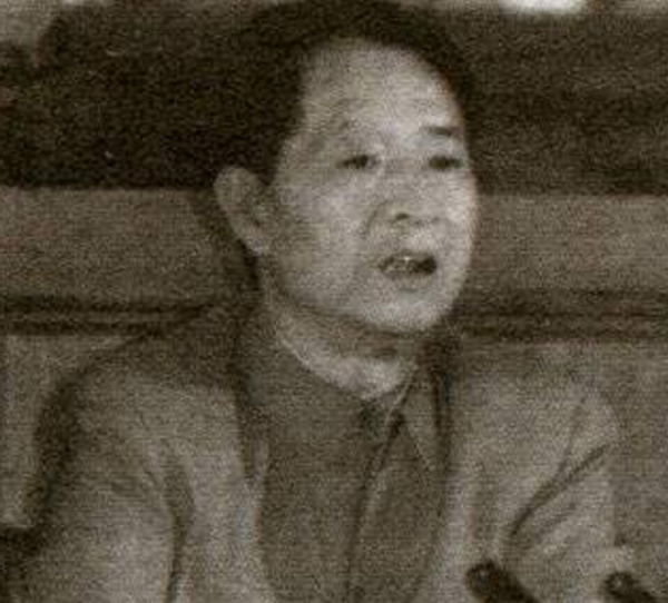 1956年，胡耀邦當選為中央委員，給毛主席寫信：我的心裡無限痛苦