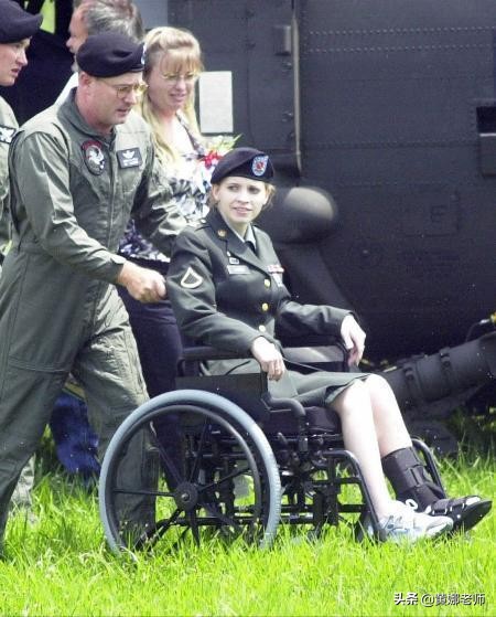 拯救美國女兵林奇：美軍“人造英雄”和“演出來”的營救行動