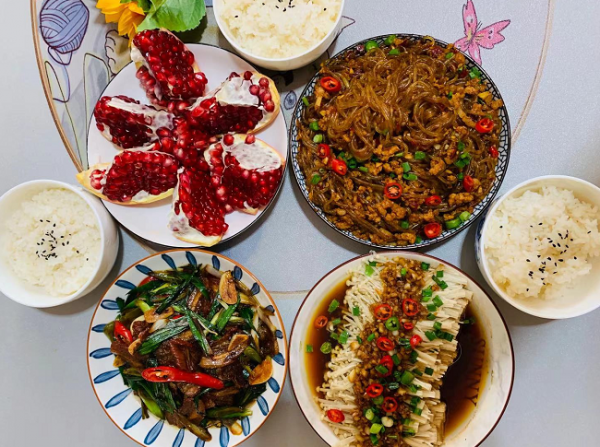 20塊錢做3道菜,葷素搭配好吃又解饞,老公說:看來米飯不夠吃了 20塊錢做3道菜,葷素搭配好吃又解饞,老公說:看來米飯不夠吃了